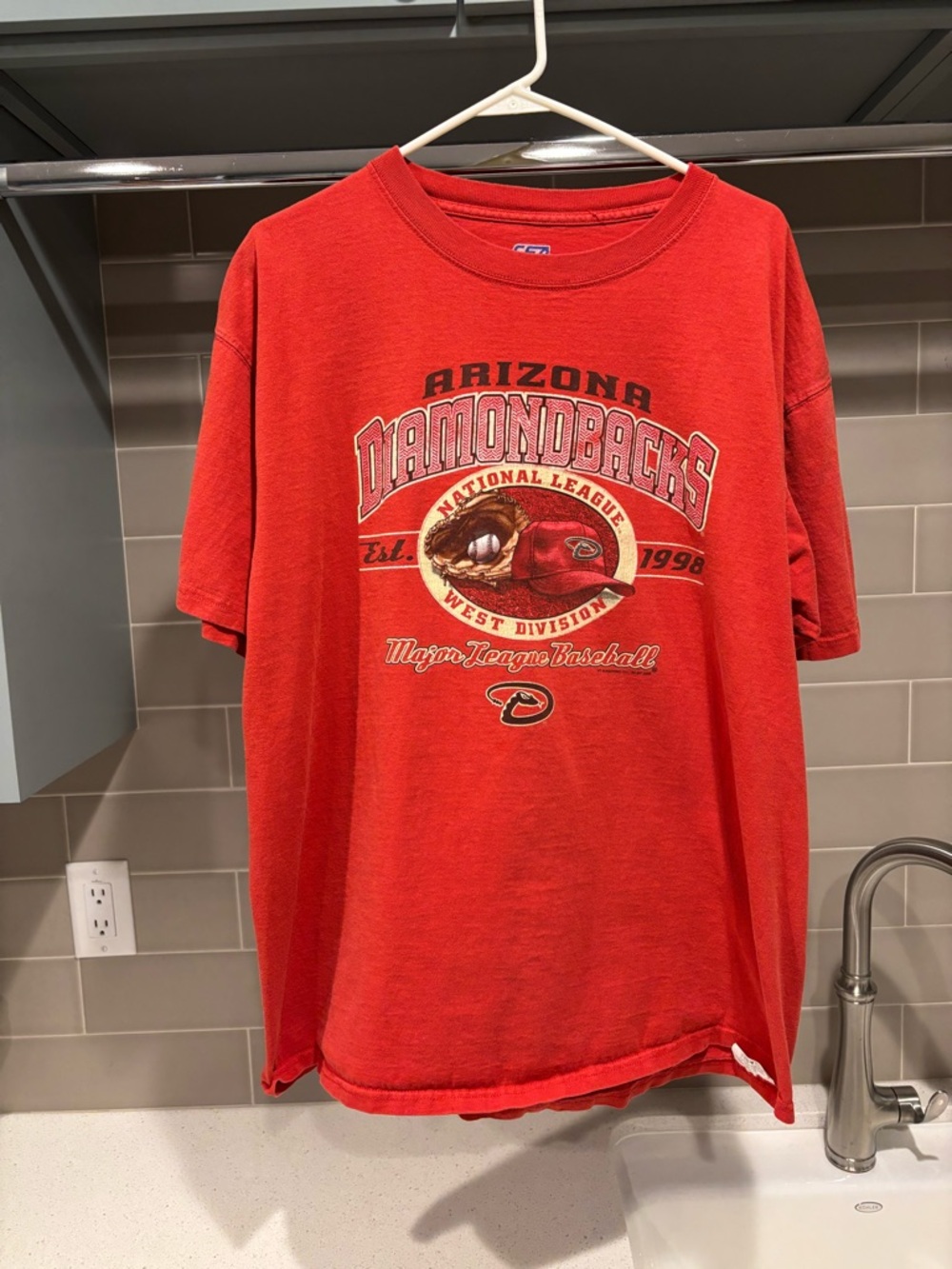 Y2K Arizona Diamondbacks Glove and Hat Graphic Tee Size XL CSA